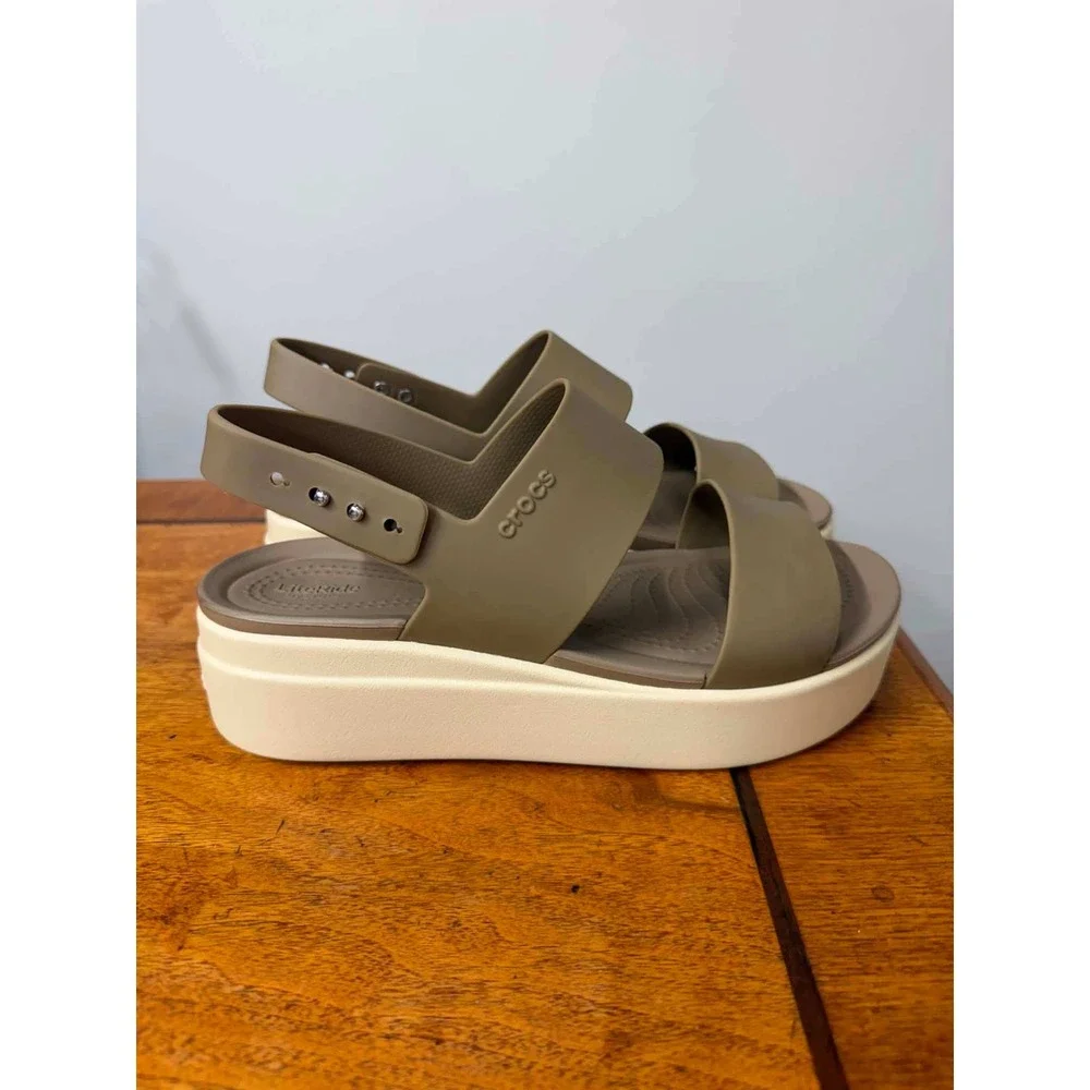 Crocs  Women's 8 Brooklyn Low Wedge Sandals Khaki Bone Platform LiteRide 206453